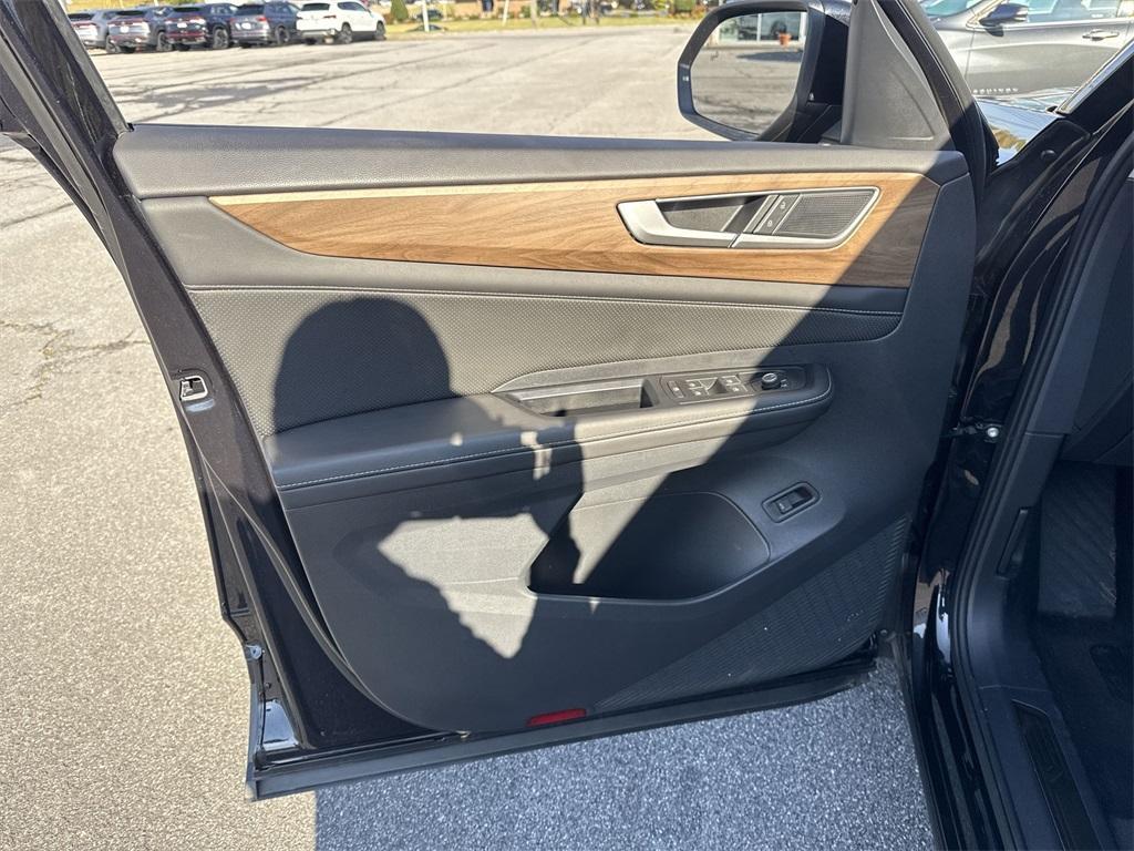 used 2024 Volkswagen Atlas car, priced at $35,500