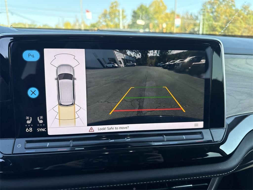 used 2024 Volkswagen Atlas car, priced at $35,500