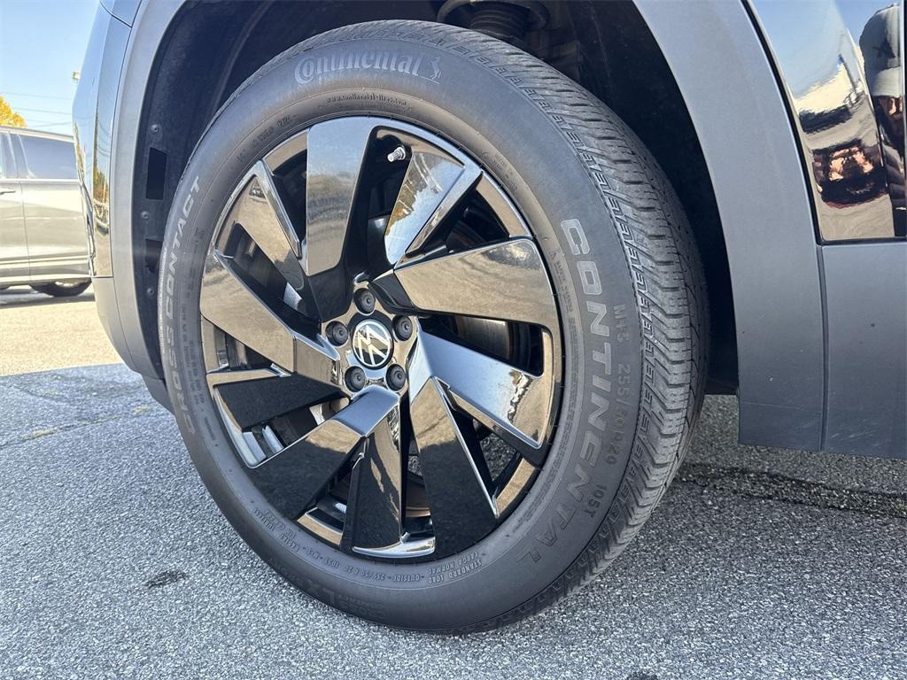 used 2024 Volkswagen Atlas car, priced at $35,500