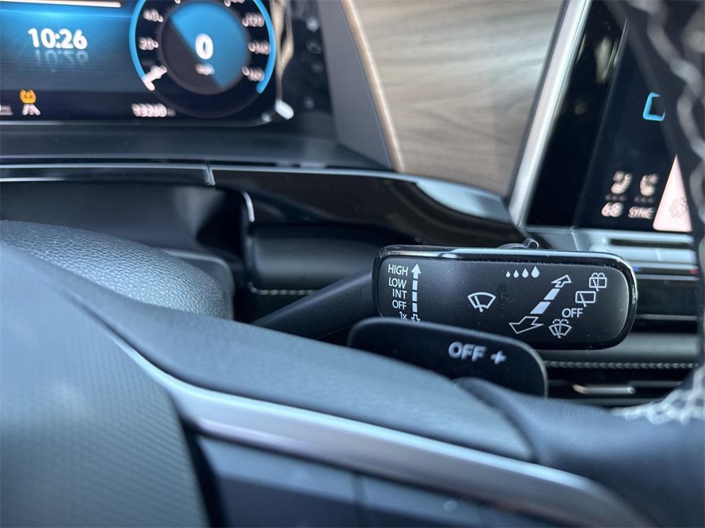 used 2024 Volkswagen Atlas car, priced at $35,500