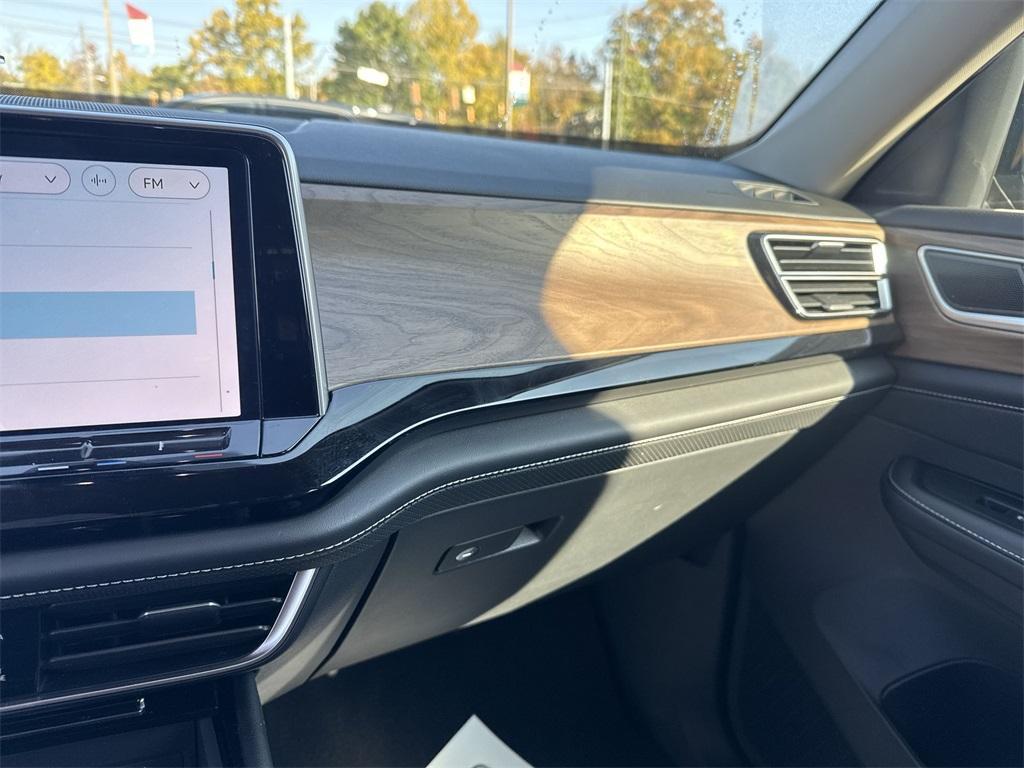 used 2024 Volkswagen Atlas car, priced at $35,500