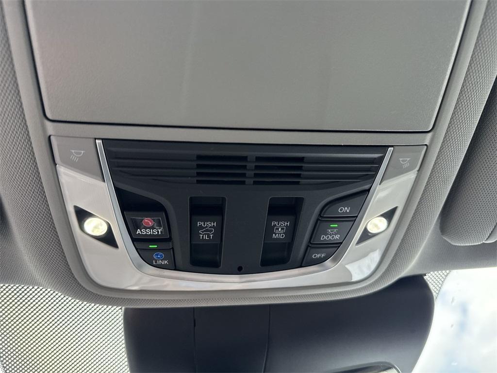 used 2024 Acura RDX car, priced at $41,900