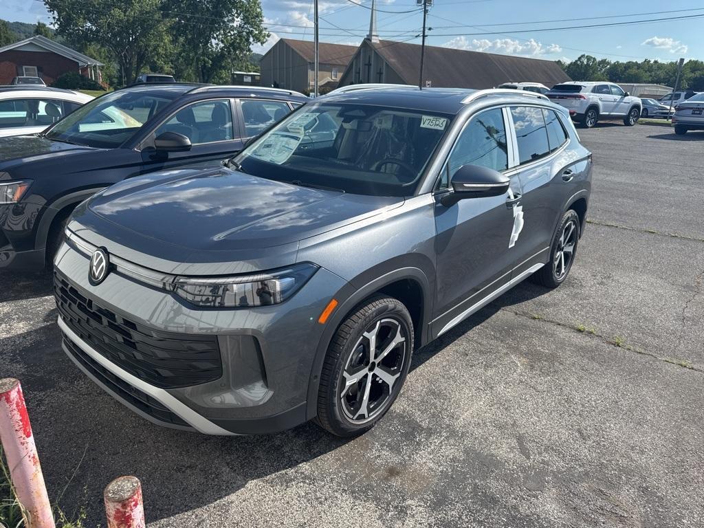 new 2025 Volkswagen Tiguan car, priced at $37,403