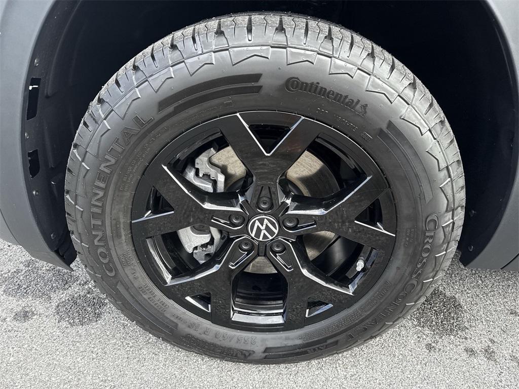 new 2025 Volkswagen Atlas car, priced at $49,805