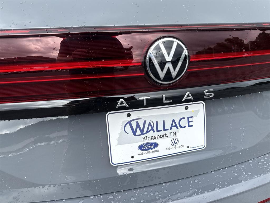 new 2025 Volkswagen Atlas car, priced at $49,805