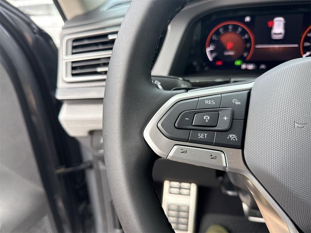 new 2025 Volkswagen Atlas car, priced at $49,805