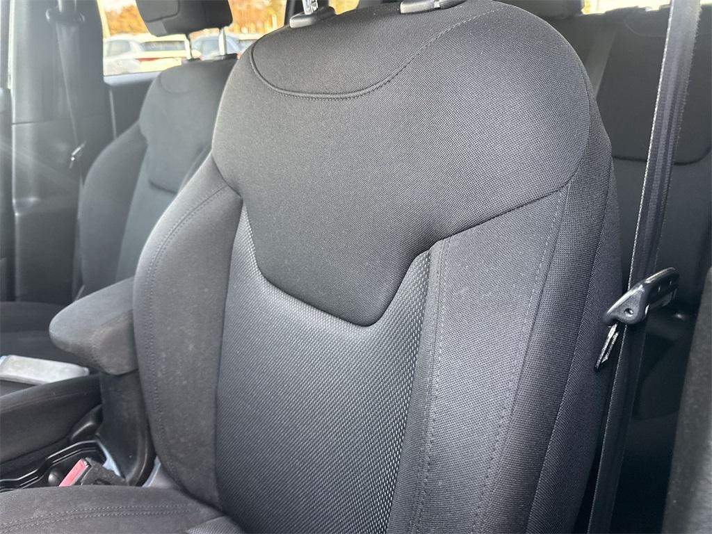 used 2021 Jeep Renegade car, priced at $15,450