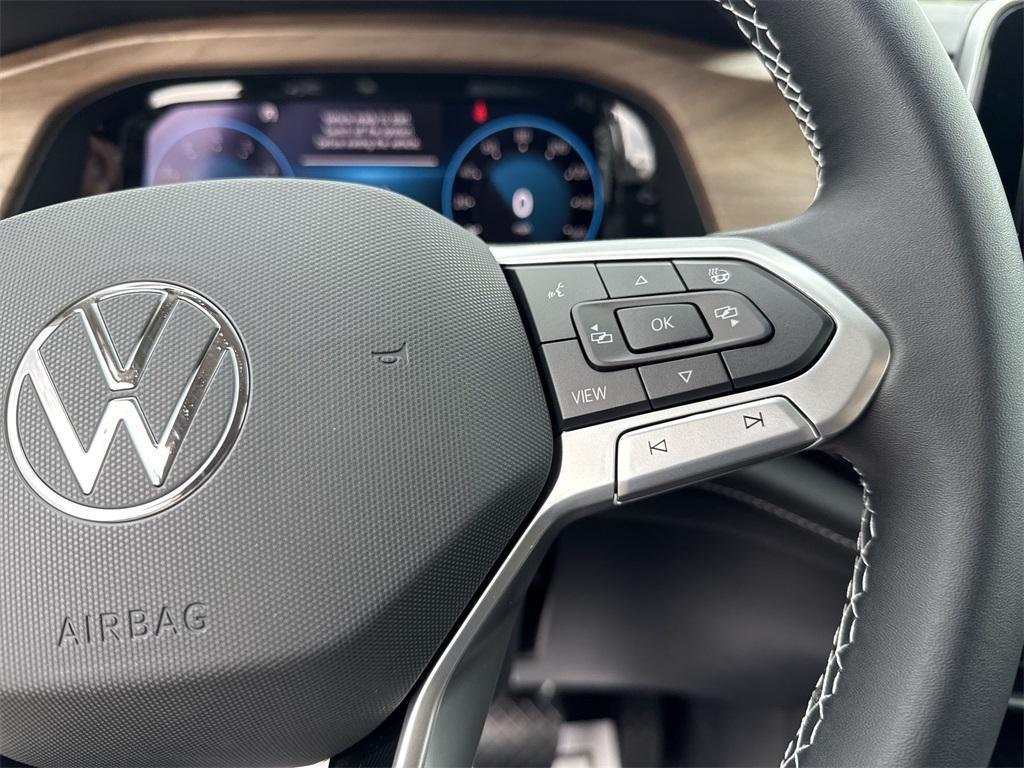 new 2025 Volkswagen Atlas car, priced at $49,282