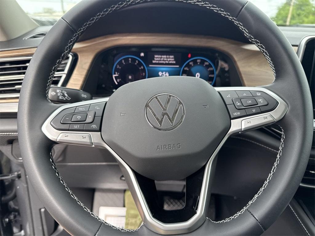 new 2025 Volkswagen Atlas car, priced at $49,282