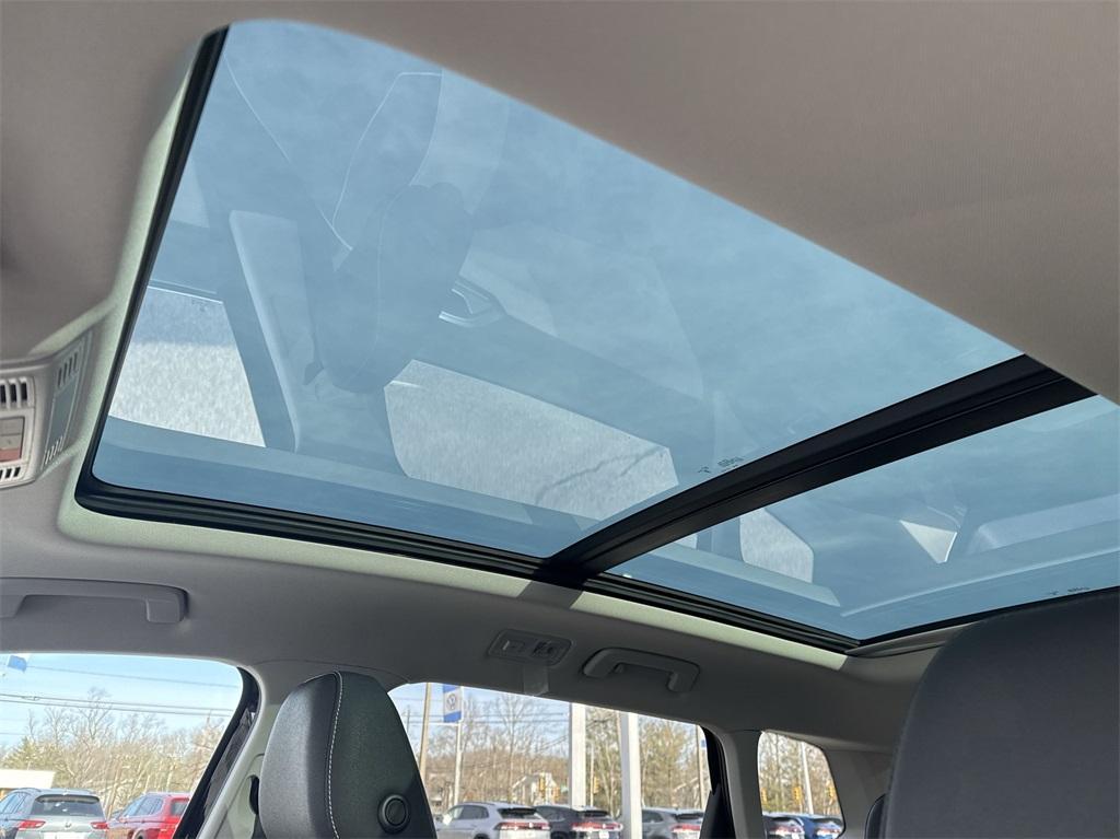 new 2025 Volkswagen Taos car, priced at $33,010