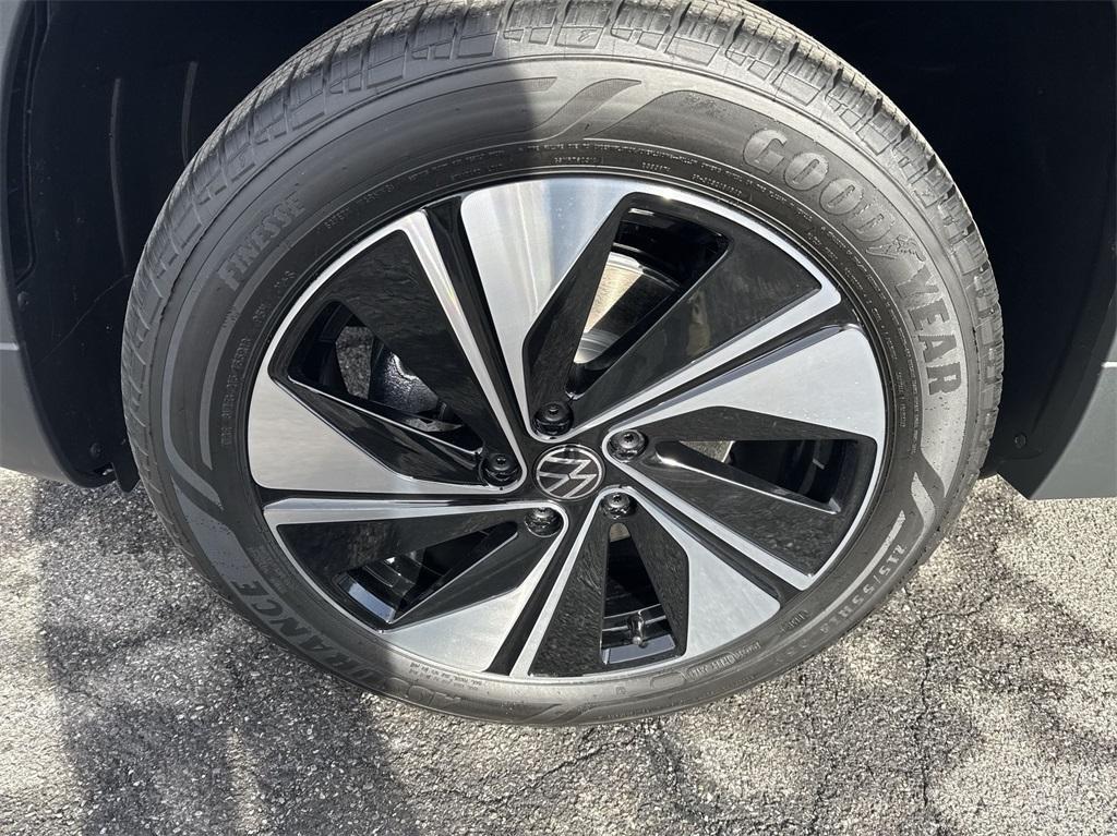 new 2025 Volkswagen Taos car, priced at $33,010