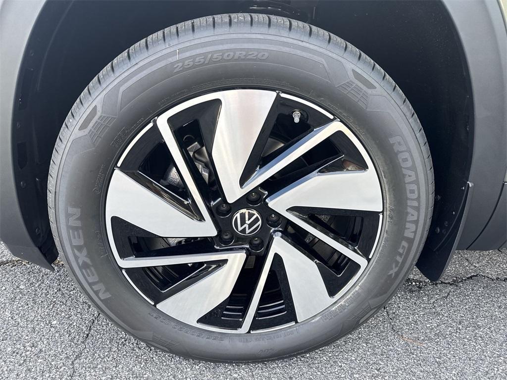 new 2026 Volkswagen Atlas car, priced at $49,277