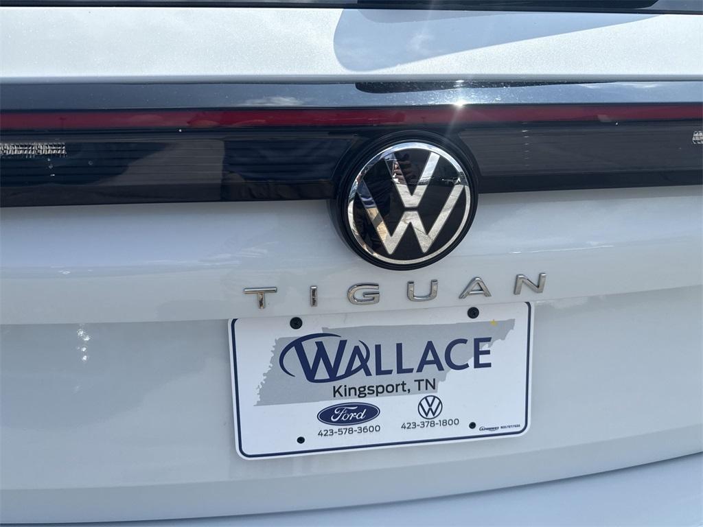 new 2025 Volkswagen Tiguan car, priced at $43,122