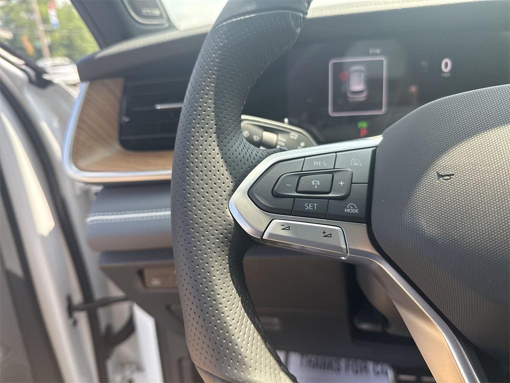 new 2025 Volkswagen Tiguan car, priced at $43,122