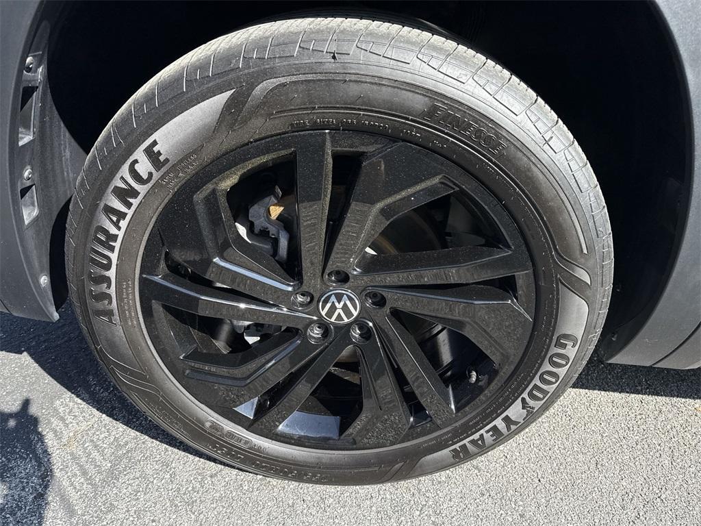 used 2023 Volkswagen Atlas car, priced at $32,900