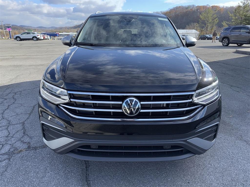 new 2024 Volkswagen Tiguan car, priced at $35,930