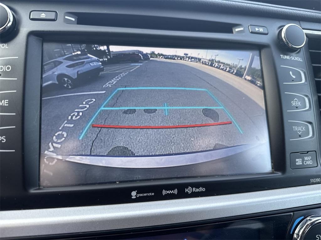 used 2019 Toyota Highlander car, priced at $28,900