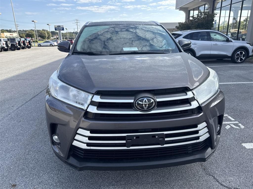used 2019 Toyota Highlander car, priced at $28,900