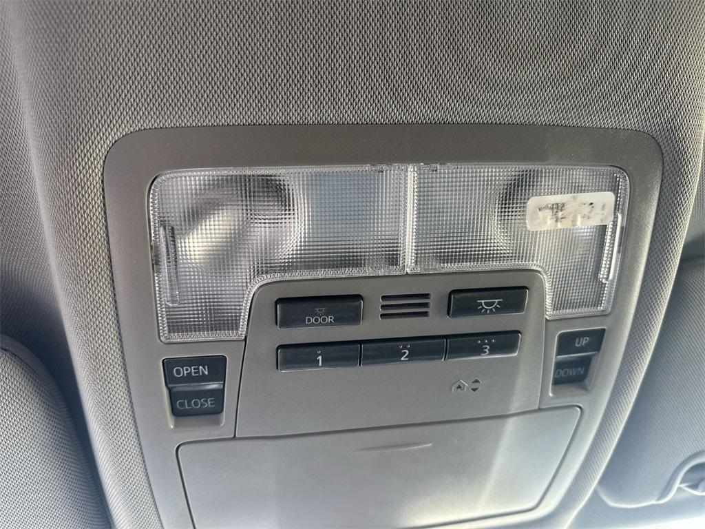 used 2019 Toyota Highlander car, priced at $28,900