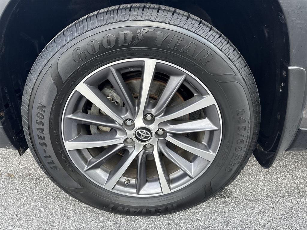 used 2019 Toyota Highlander car, priced at $28,900