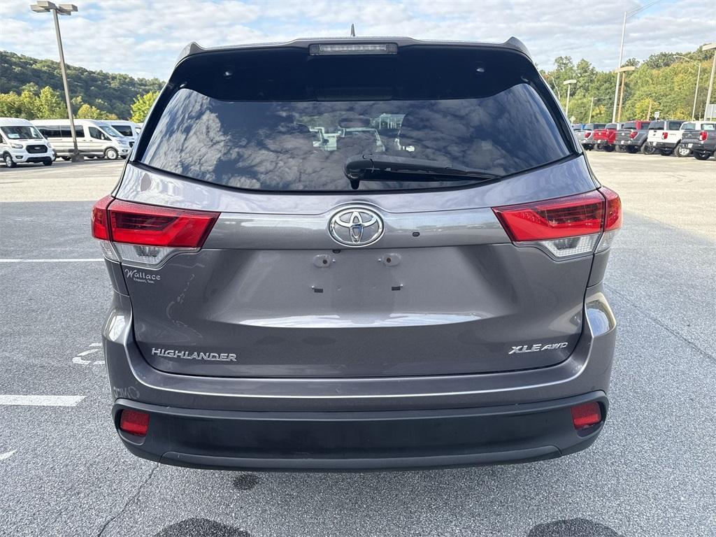 used 2019 Toyota Highlander car, priced at $28,900