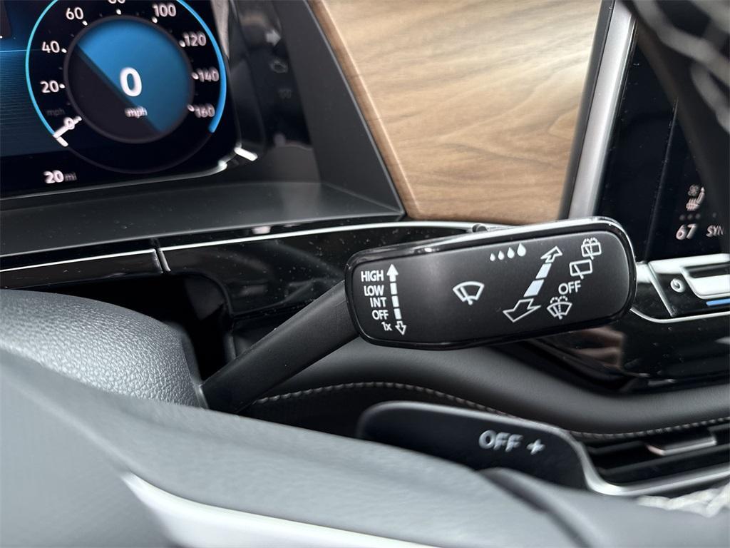 new 2025 Volkswagen Atlas car, priced at $40,100