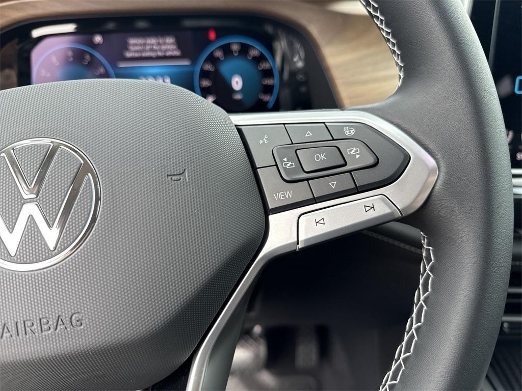 new 2025 Volkswagen Atlas car, priced at $40,100
