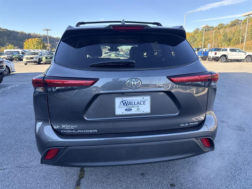 used 2022 Toyota Highlander car, priced at $36,950