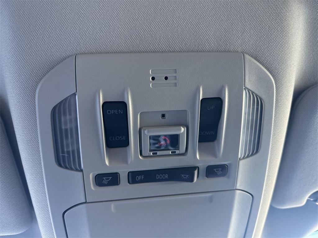 used 2022 Toyota Highlander car, priced at $36,950