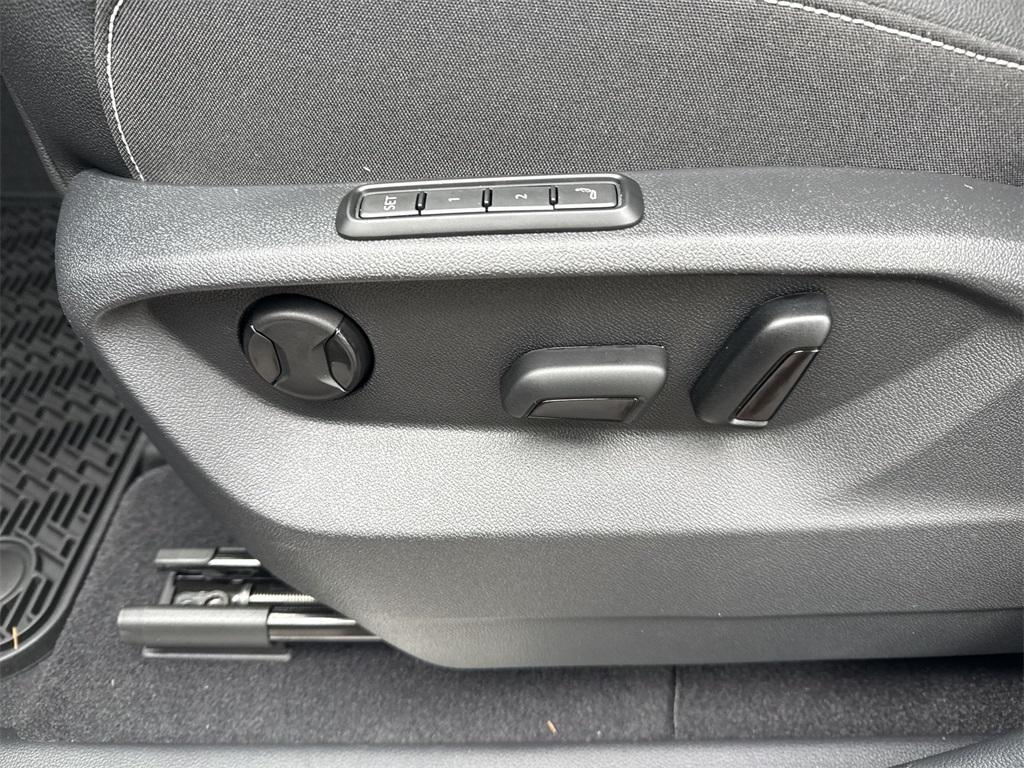 new 2026 Volkswagen Atlas Cross Sport car, priced at $56,452