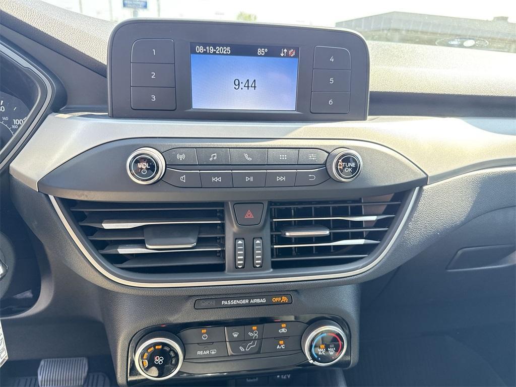 used 2022 Ford Escape car, priced at $19,900