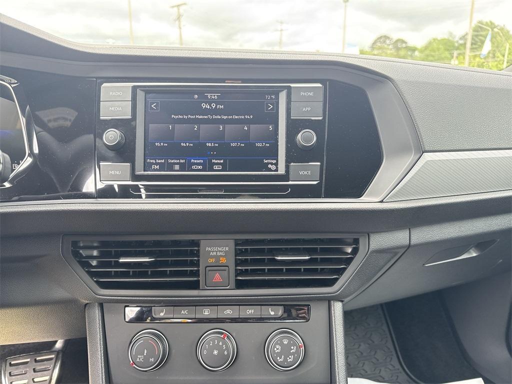 new 2024 Volkswagen Jetta car, priced at $25,211