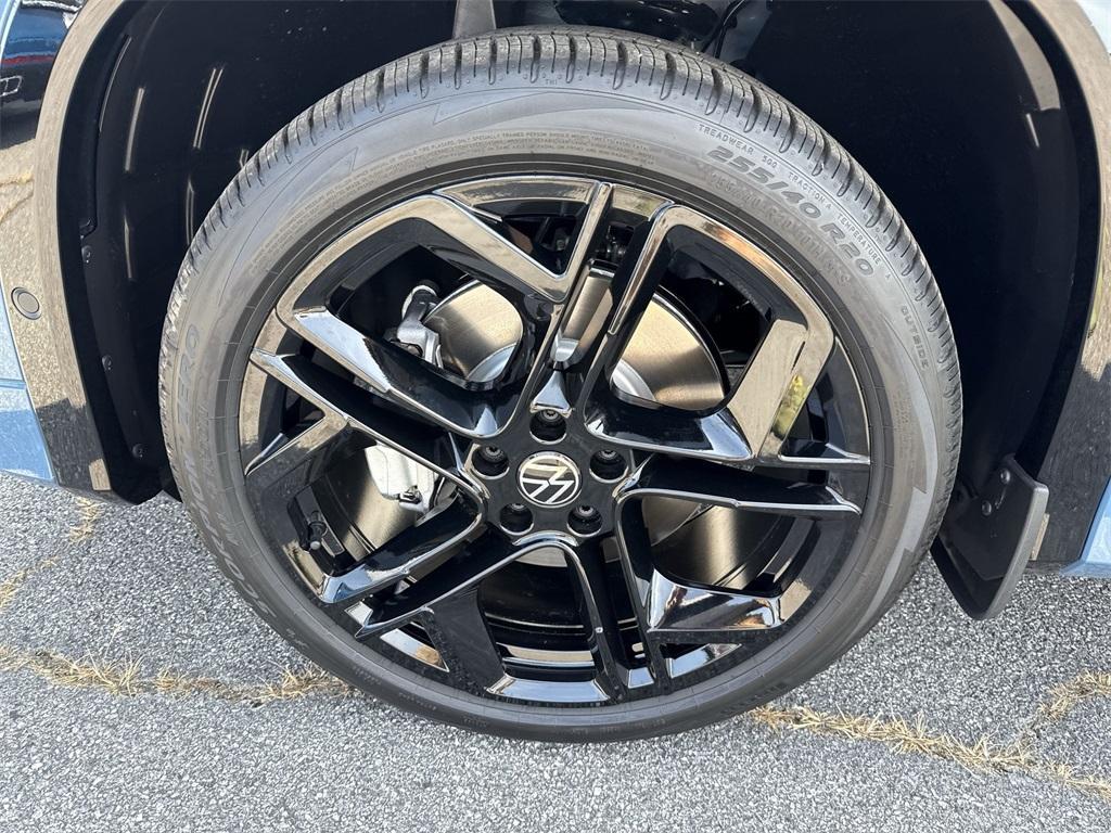 new 2025 Volkswagen Tiguan car, priced at $39,645