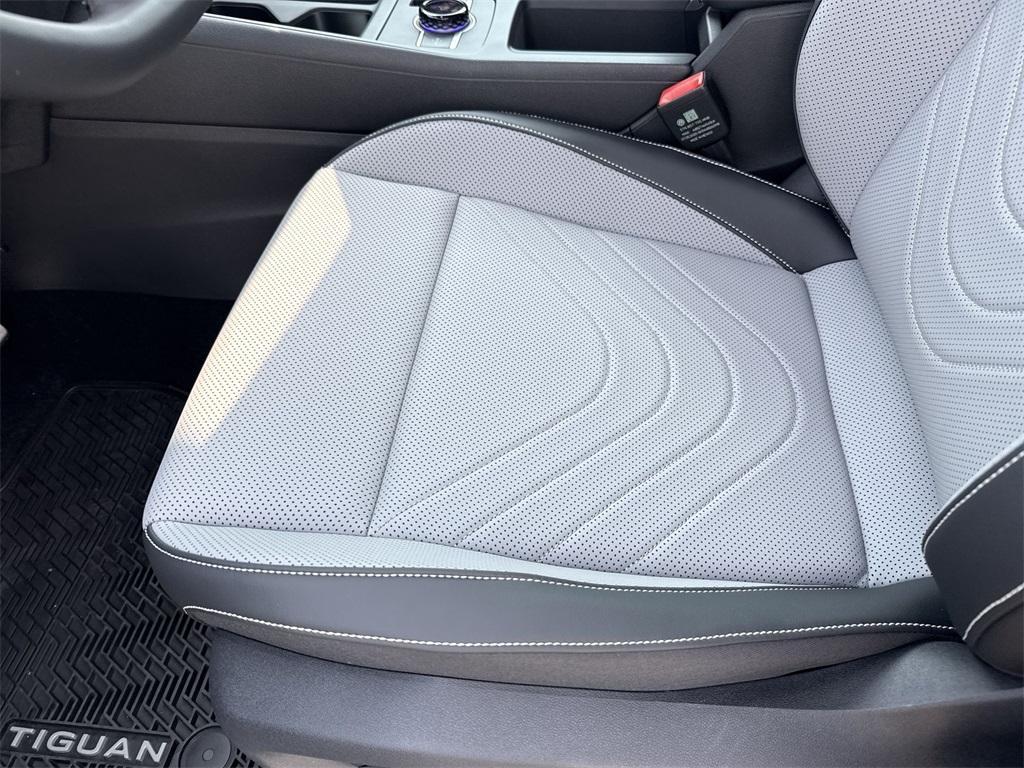 new 2025 Volkswagen Tiguan car, priced at $39,645