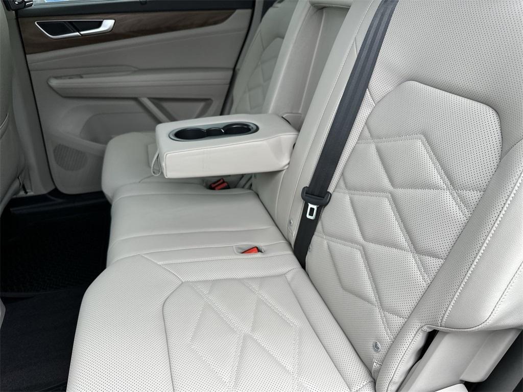 new 2024 Volkswagen Atlas car, priced at $47,340