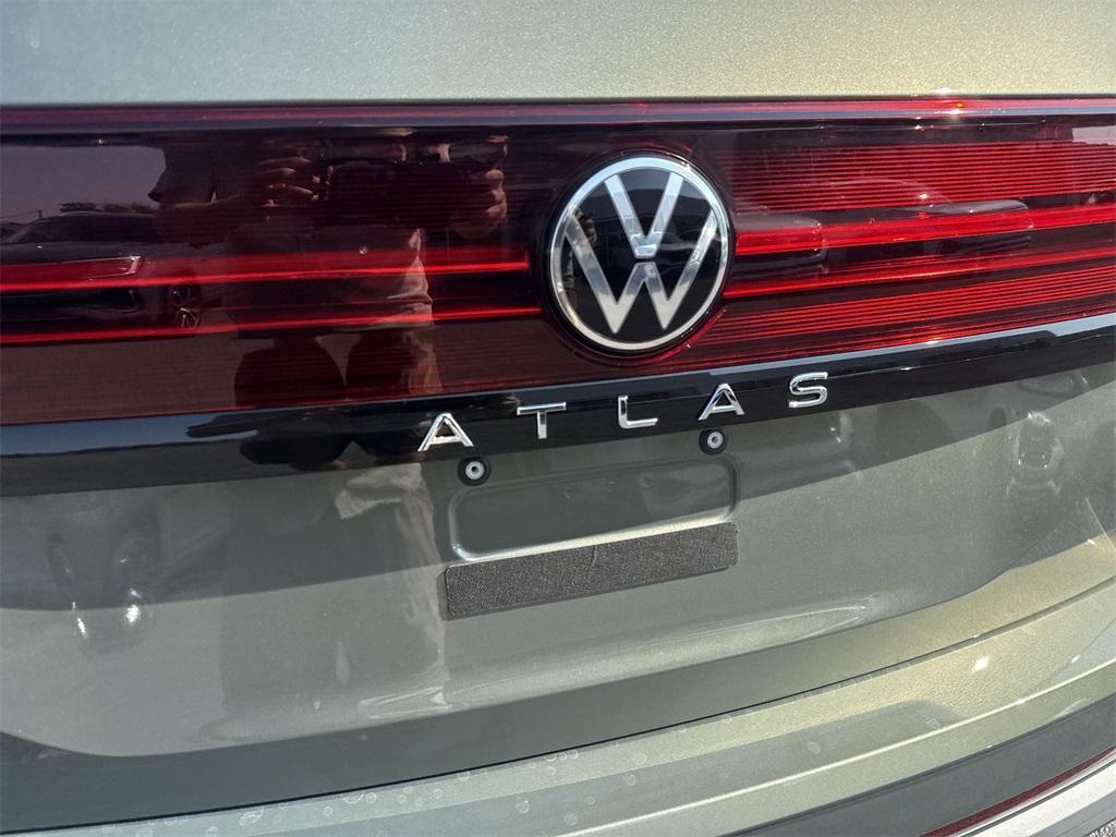 new 2025 Volkswagen Atlas car, priced at $48,947