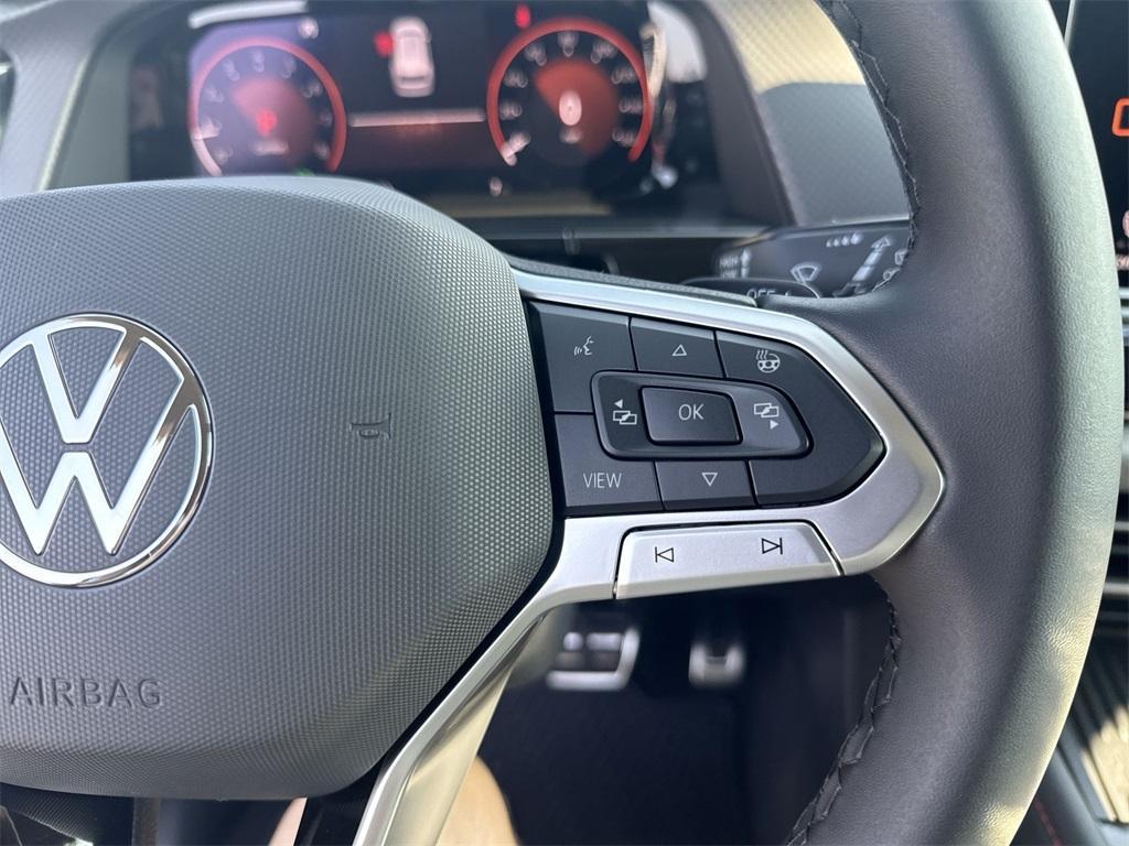 new 2025 Volkswagen Atlas car, priced at $48,947