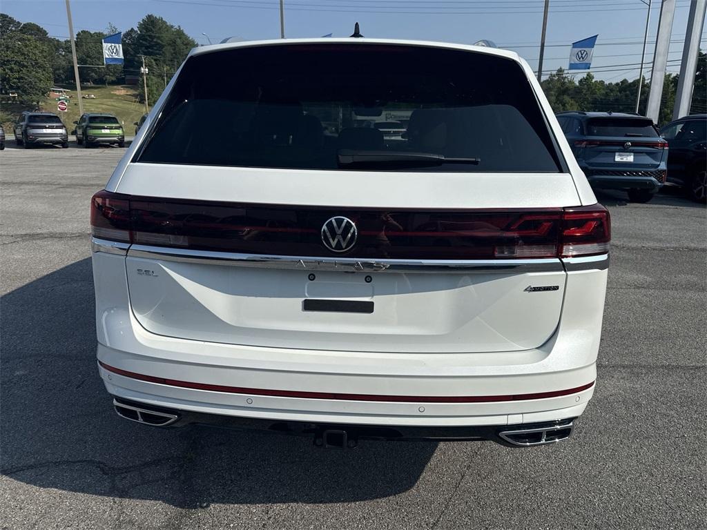 new 2025 Volkswagen Atlas car, priced at $56,125
