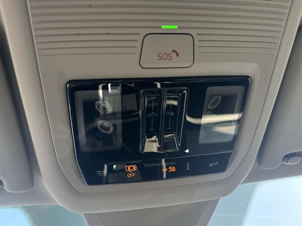 new 2025 Volkswagen Atlas car, priced at $56,125