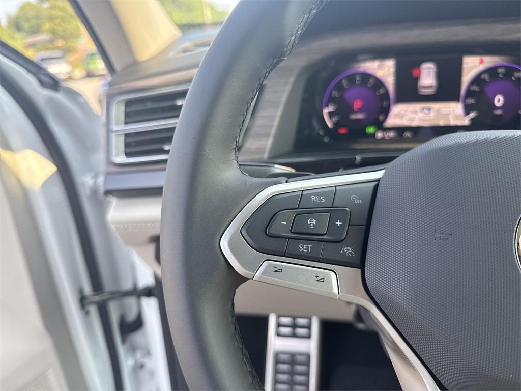 new 2025 Volkswagen Atlas car, priced at $56,125