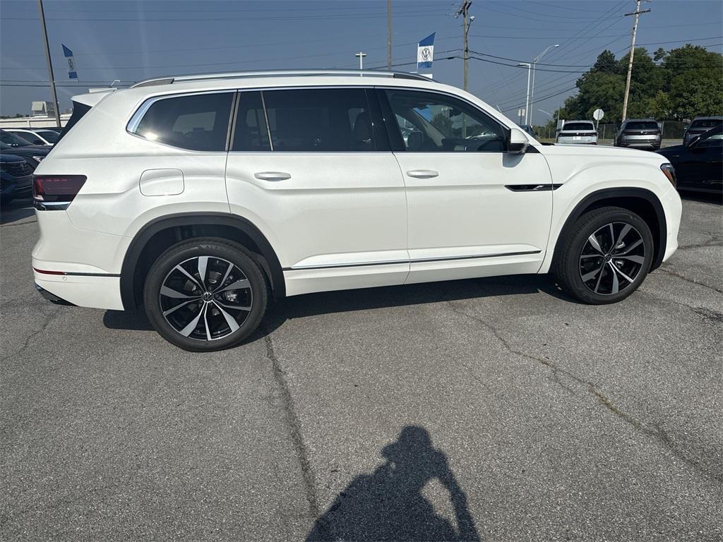 new 2025 Volkswagen Atlas car, priced at $56,125