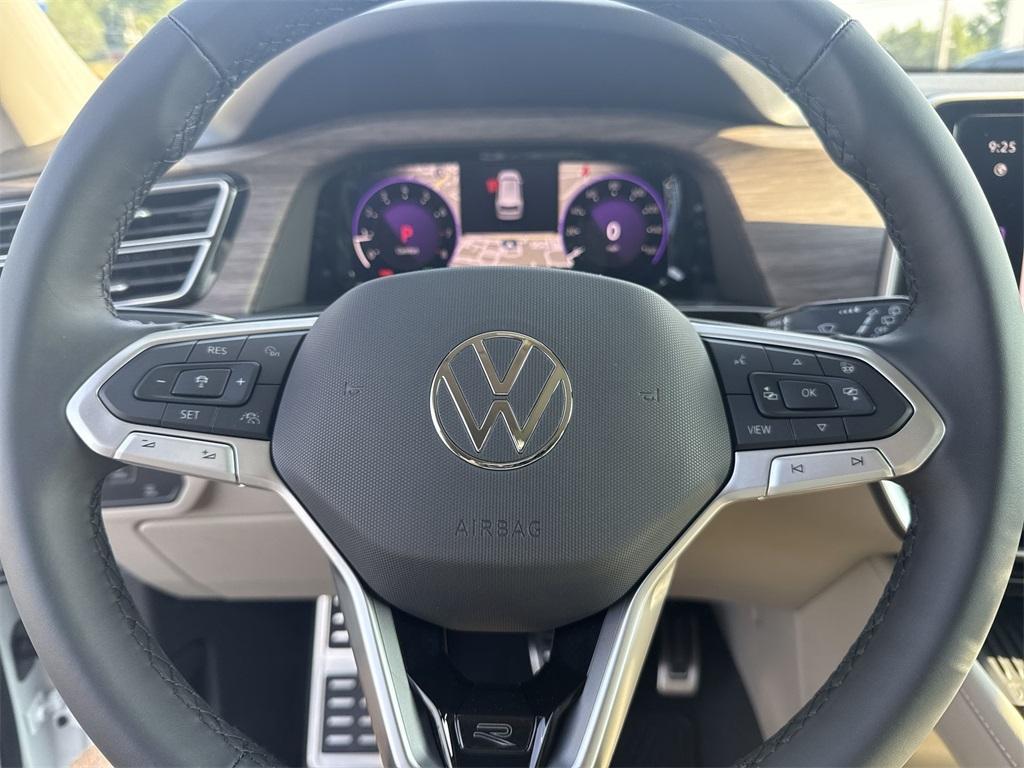 new 2025 Volkswagen Atlas car, priced at $56,125