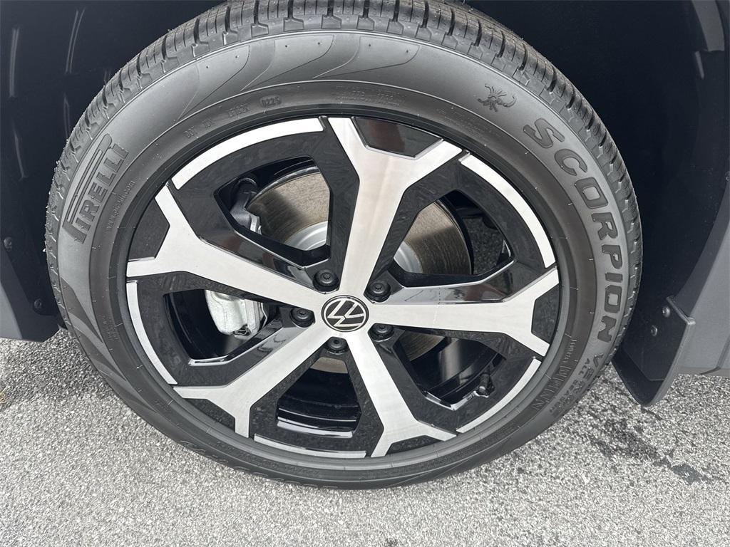 new 2025 Volkswagen Tiguan car, priced at $37,230