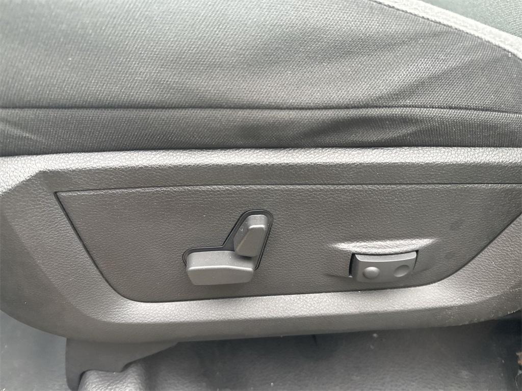 used 2021 Ram 1500 Classic car, priced at $26,490