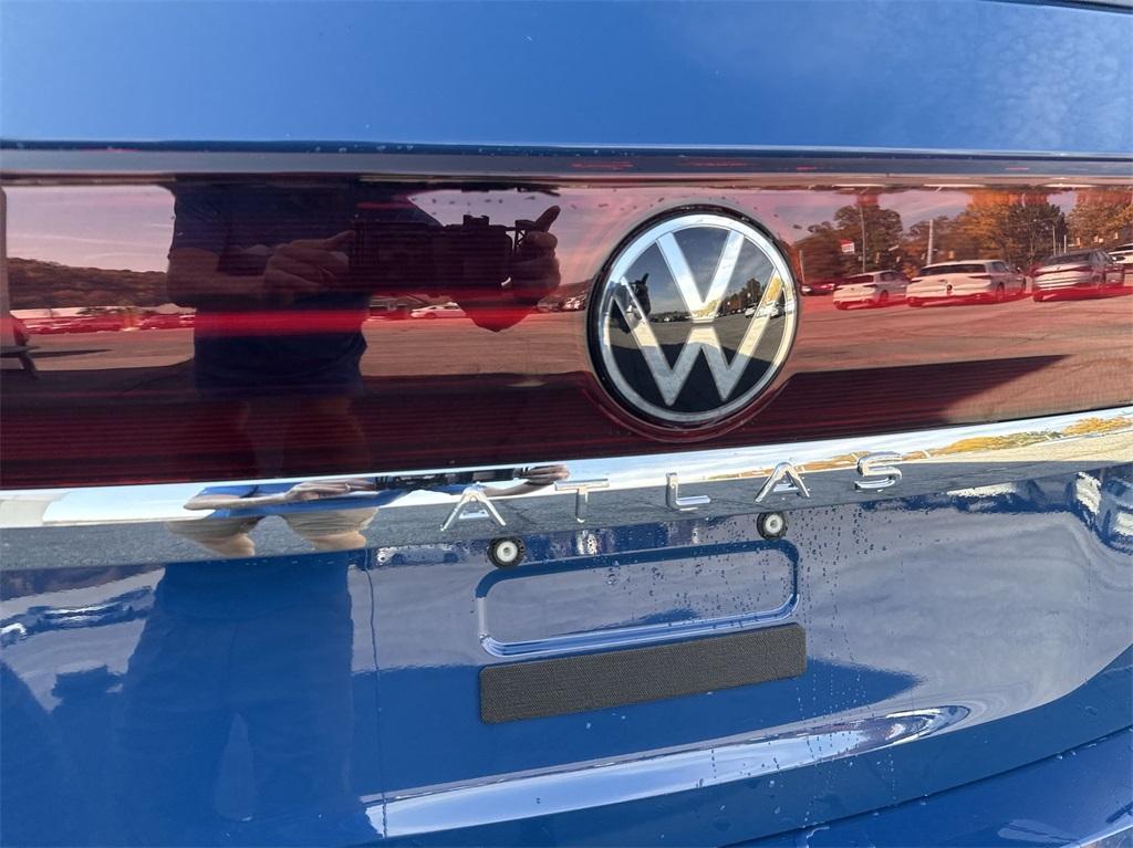 new 2025 Volkswagen Atlas car, priced at $55,966