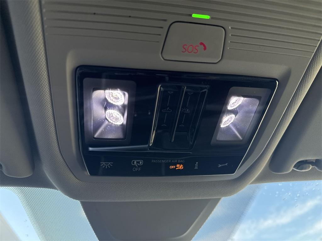 new 2025 Volkswagen Atlas car, priced at $55,966