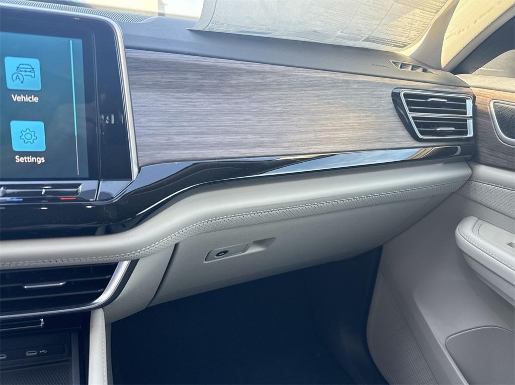 new 2025 Volkswagen Atlas car, priced at $55,966