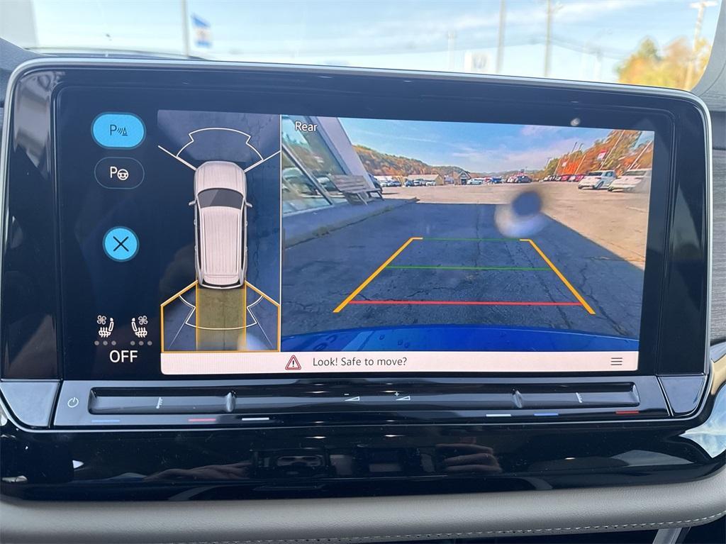 new 2025 Volkswagen Atlas car, priced at $55,966