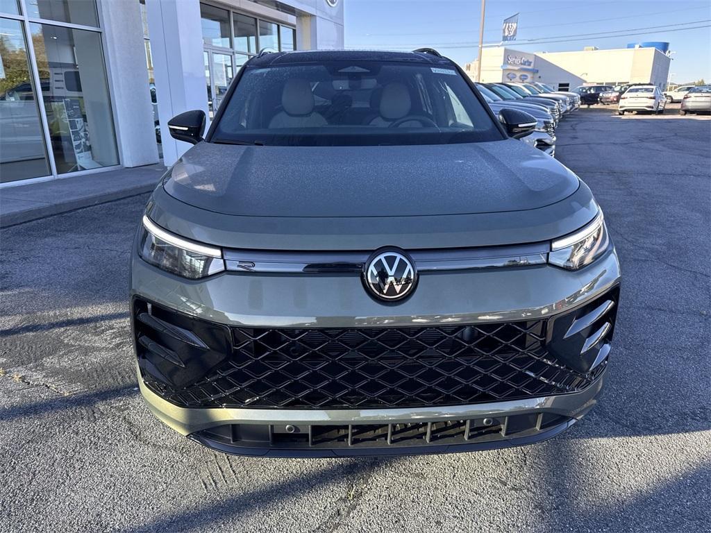 new 2025 Volkswagen Tiguan car, priced at $40,336