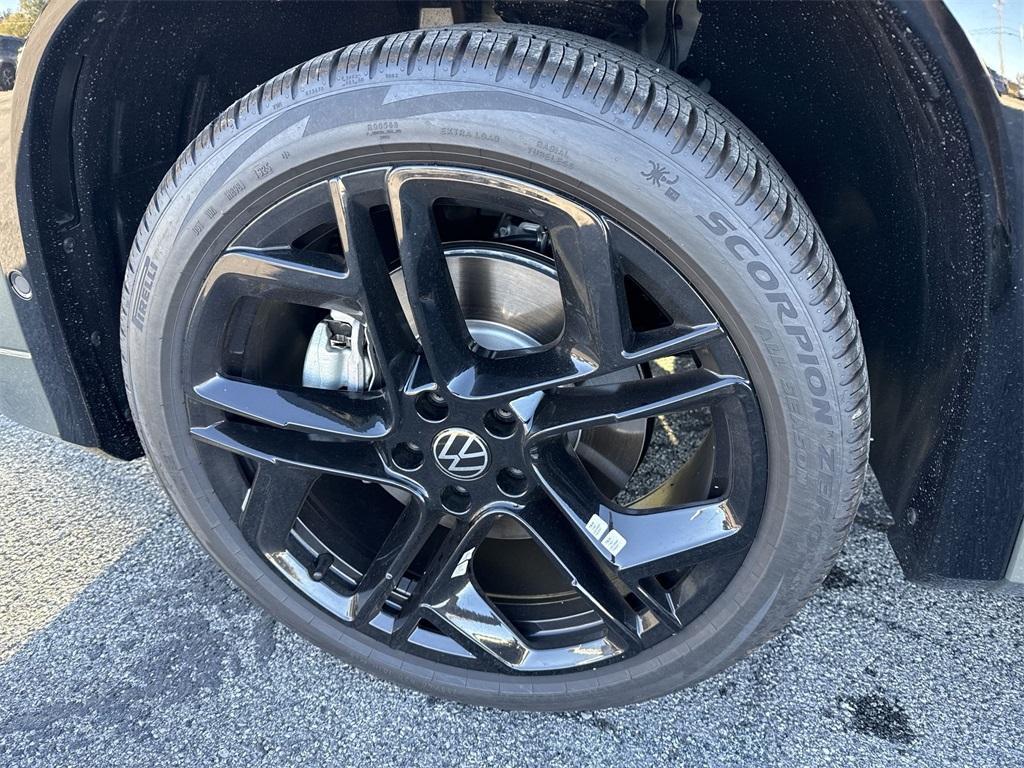 new 2025 Volkswagen Tiguan car, priced at $40,336